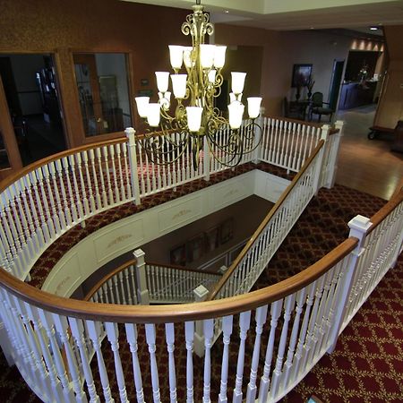 Town & Country Inn And Suites Quincy Interior photo