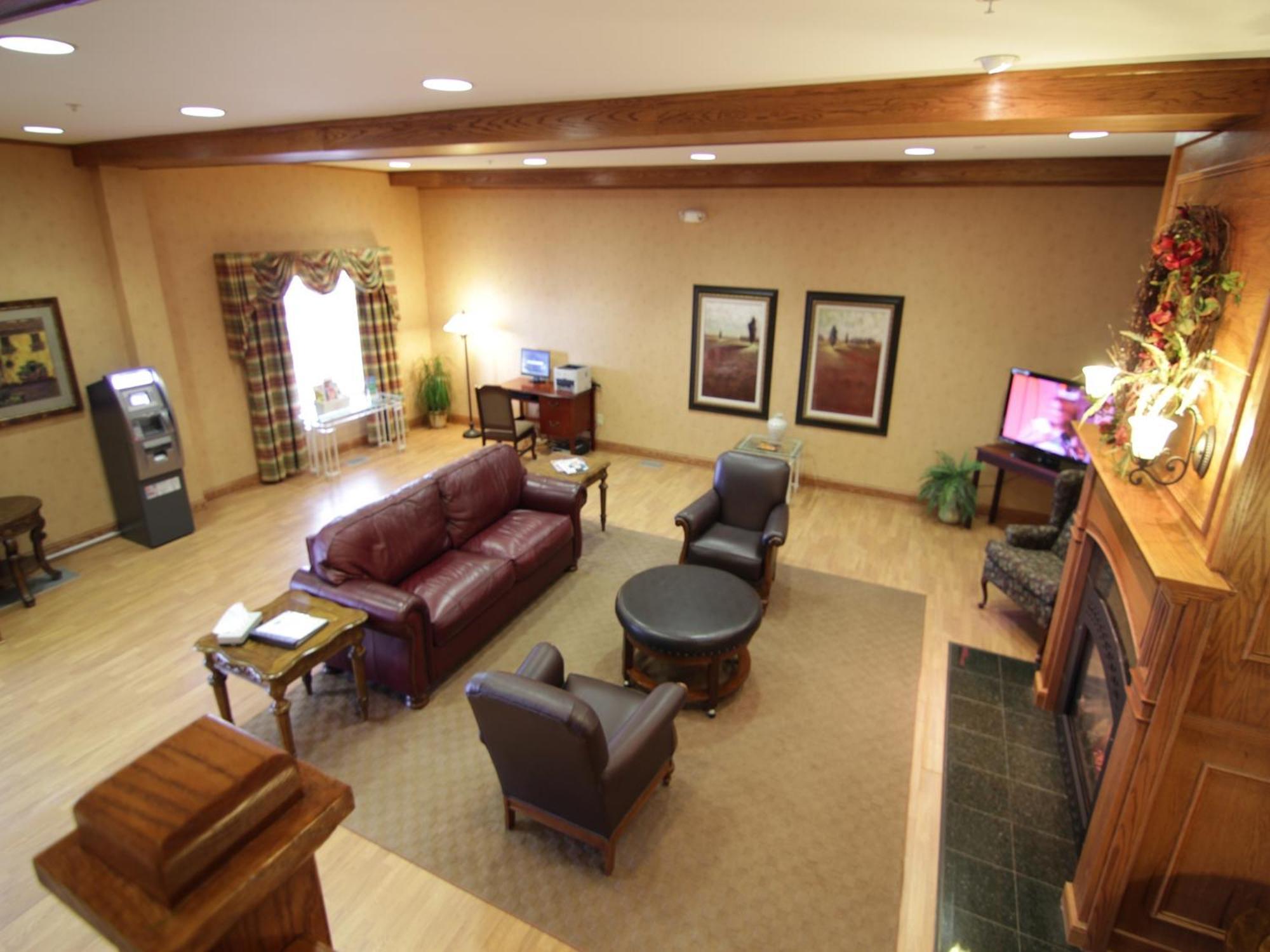 Town & Country Inn And Suites Quincy Exterior photo