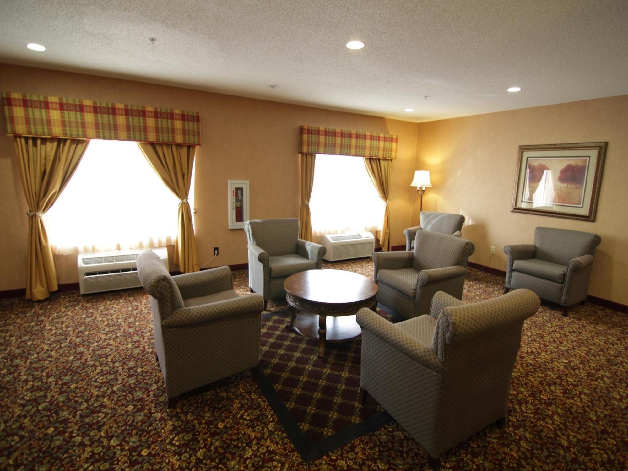 Town & Country Inn And Suites Quincy Exterior photo